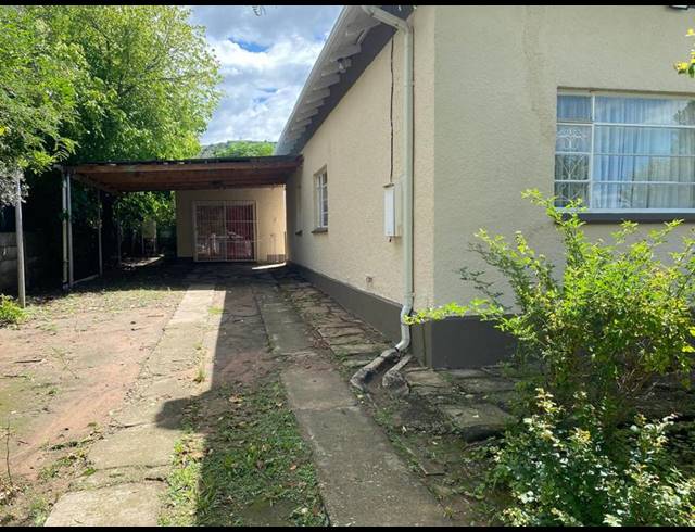 5 BEDROOM HOUSE FOR SALE IN BALMORAL